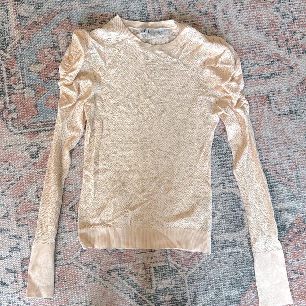 Zara Cream Puff Shoulder Top